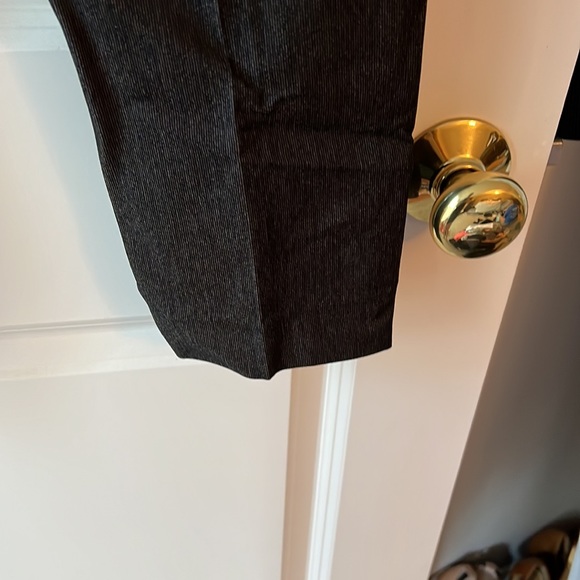 Like new! Gorgeous work pants. So comfy! - Picture 6 of 7